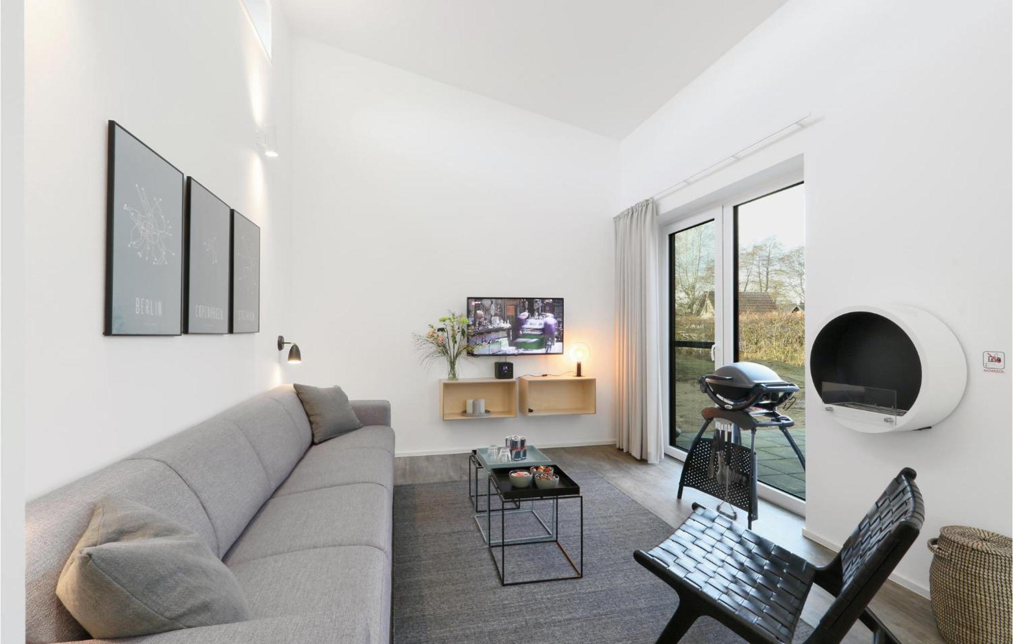 2 Bedroom Cozy Home In Lembruch-Duemmer See Bagian luar foto
