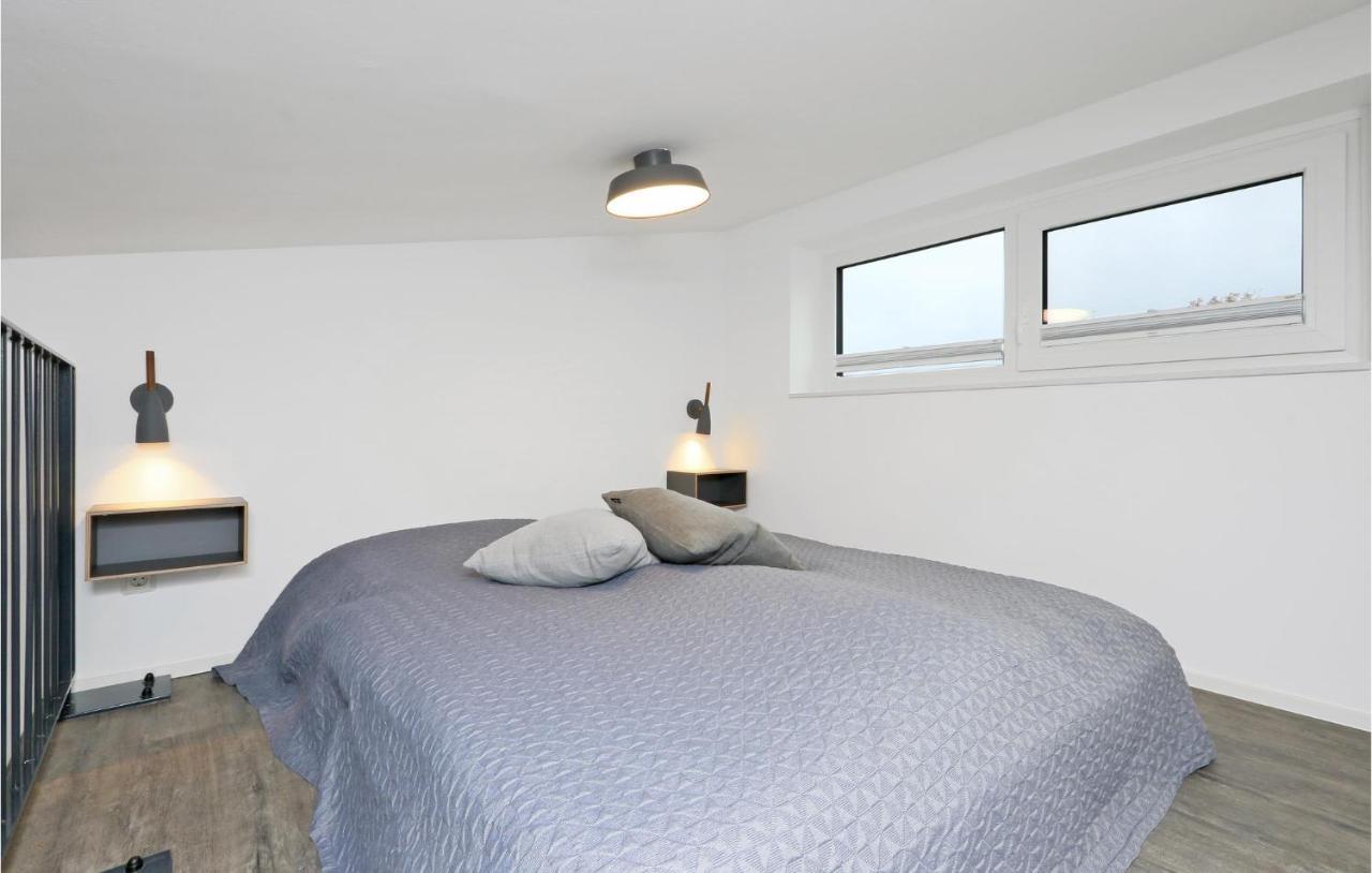 2 Bedroom Cozy Home In Lembruch-Duemmer See Bagian luar foto